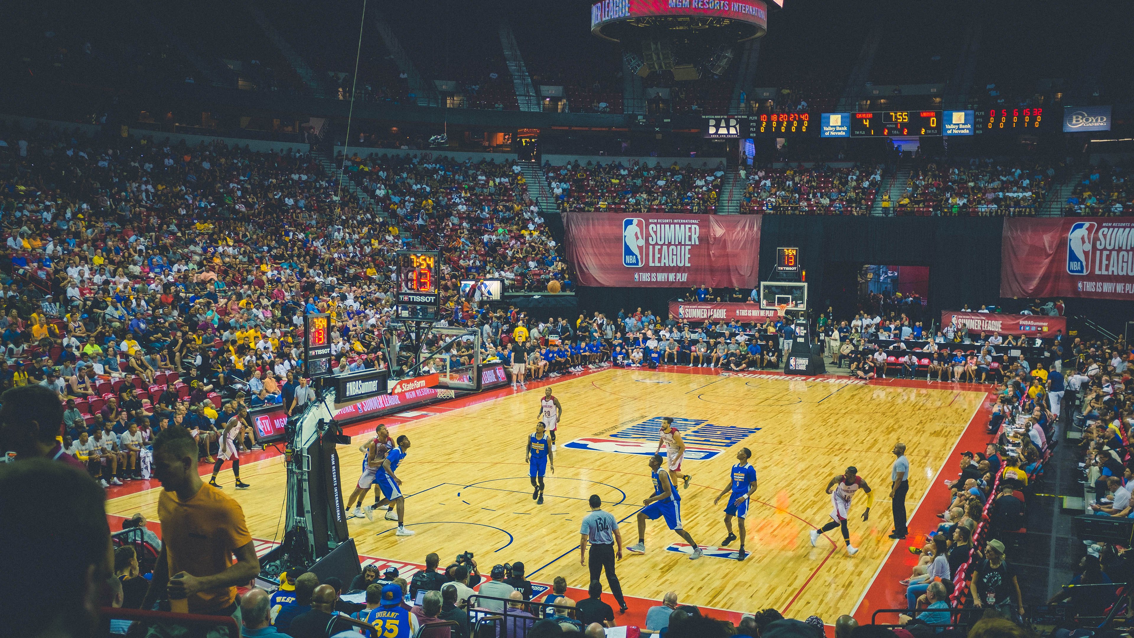 哈登在采访中表态愿意继续留在快船,nba哈登采访