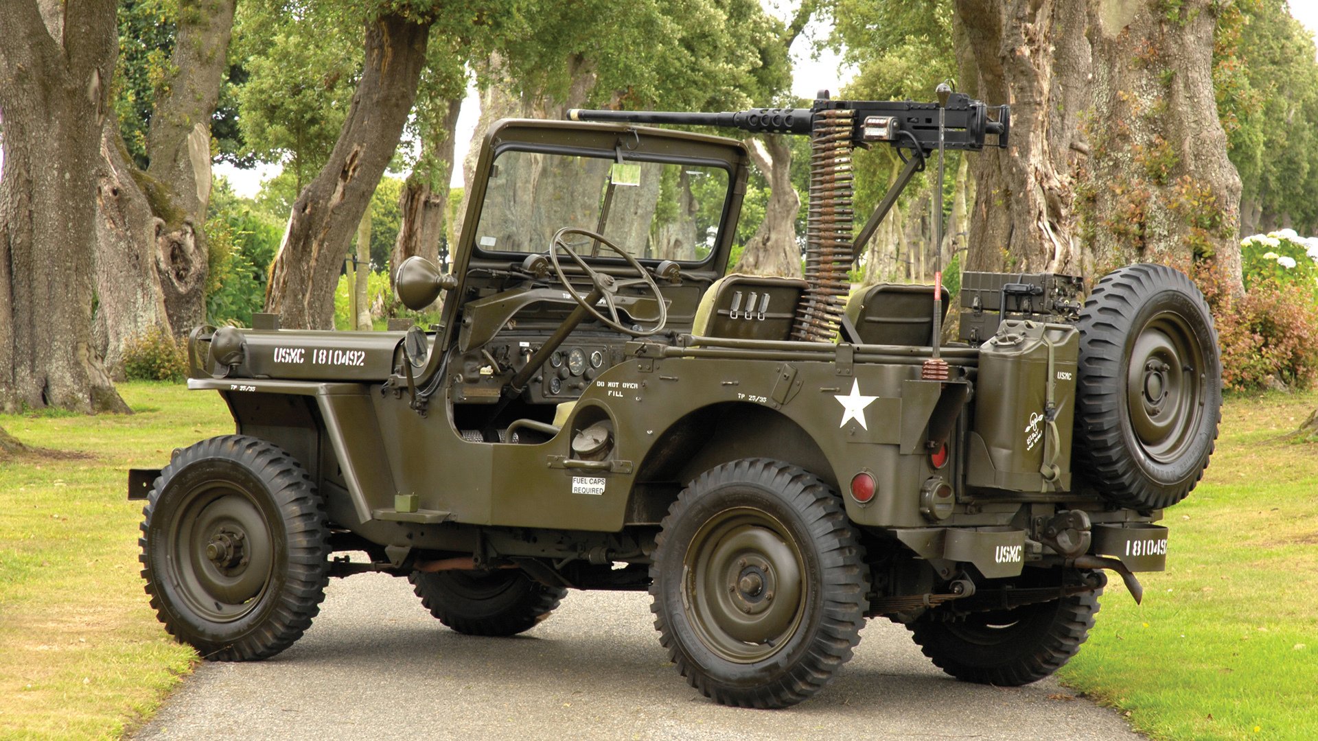 湖人主帅称赞浓眉篮下威慑力十足,湖人队浓眉是谁